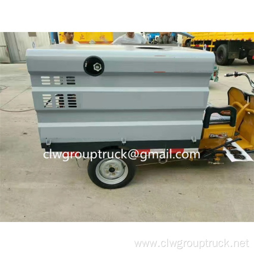 Electric three-wheel high pressure cleaning car